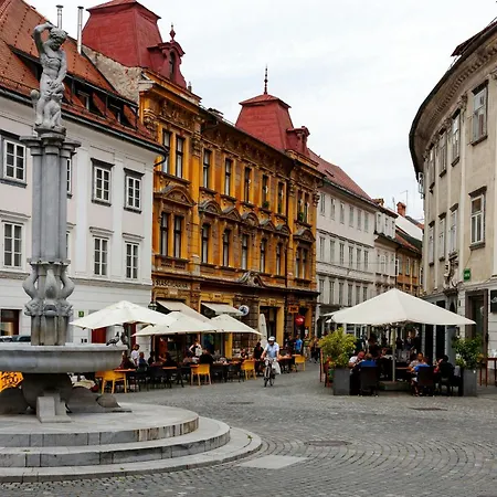 Ljubljana City Dragon Apartment Exterior photo